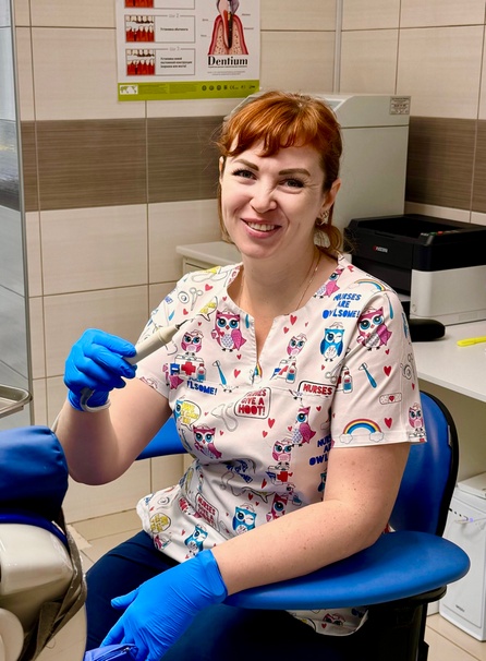 Рекомендуем начать лечение зубов с профессиональной гигиены полости рта на приеме у врача гигиениста