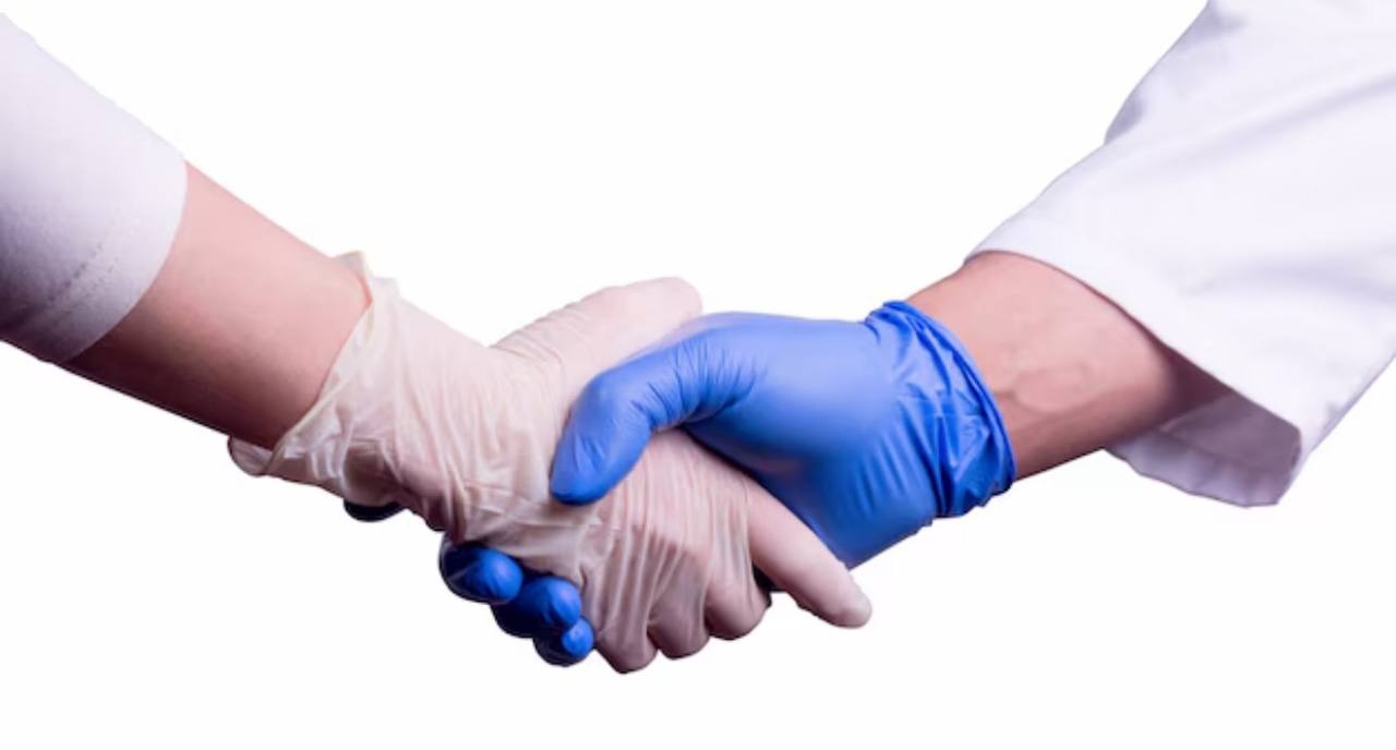 Для имплантации нужно два врача?